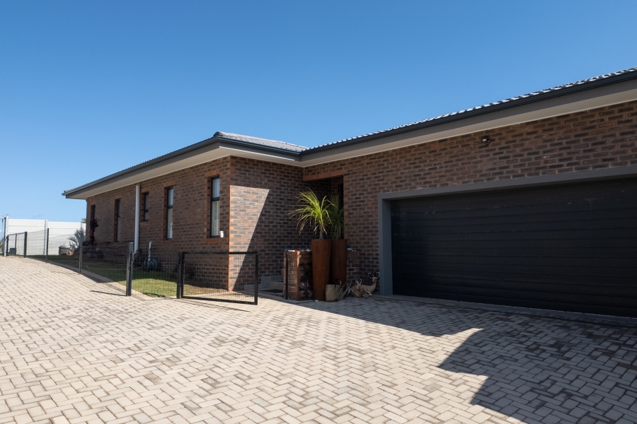 3 Bedroom Property for Sale in Dana Bay Western Cape